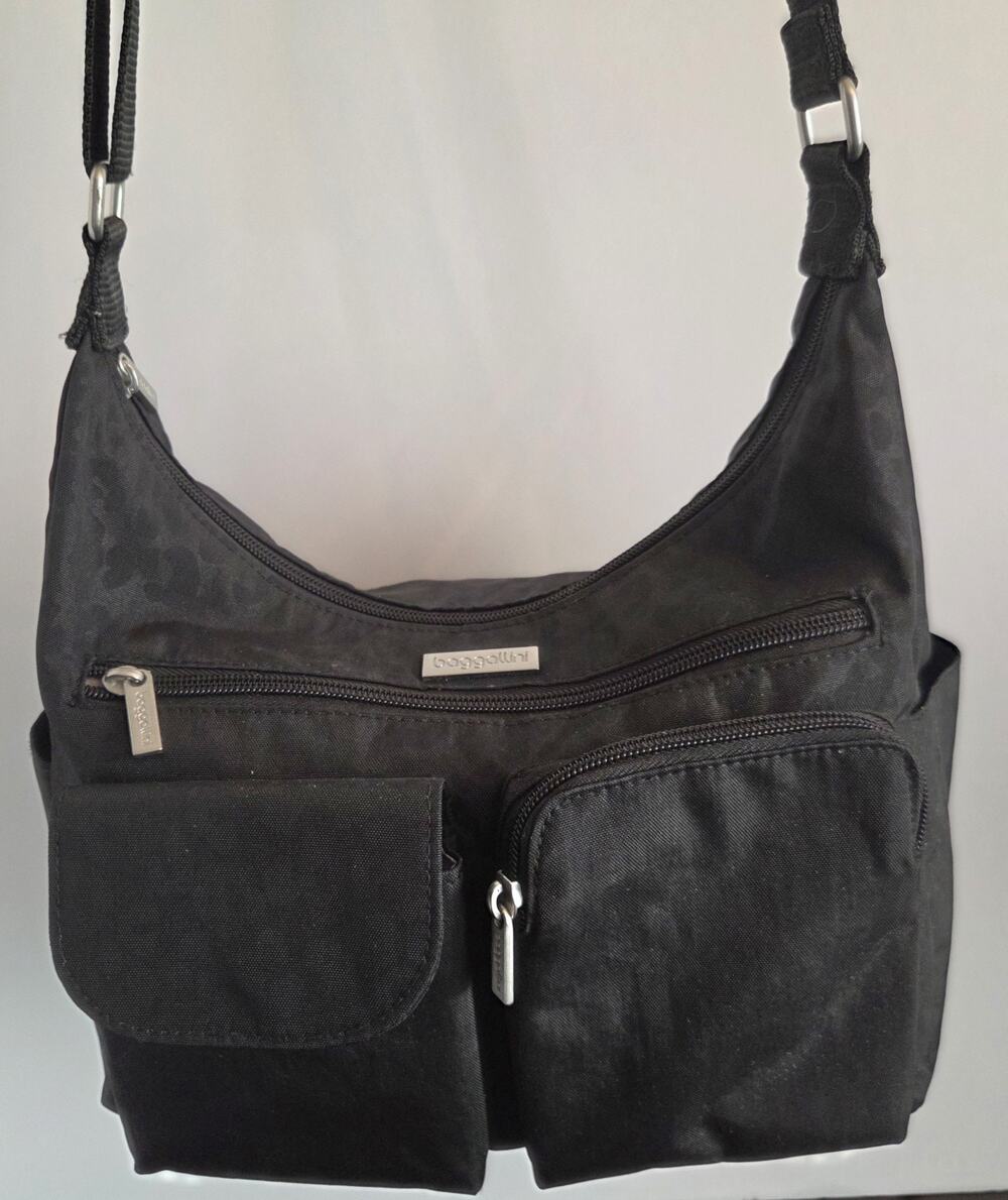 Baggallini Modern Everywhere Crossbody Bag Black Cheetah Emboss Travel Purse